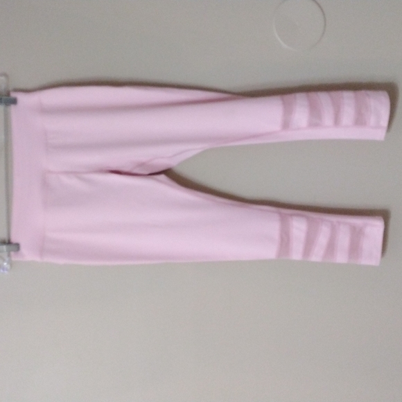 ***NWOT*** AVIA WORK OUT/ YOGA PANTS - Picture 1 of 6